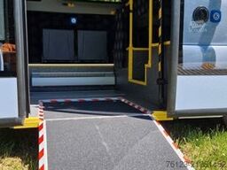 MERCEDES-BENZ Sprinter 517 Heckniederflur Vorlauffahrzeug