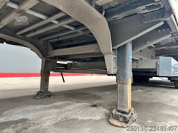 SCHMITZ CARGOBULL SCB*S3T MegaTrailer Curtainsider Edscha