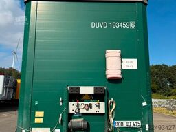 SCHMITZ CARGOBULL SCB*S3T MegaTrailer Curtainsider Edscha