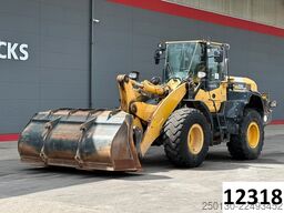 KOMATSU WA 320-7 inkl. Schaufel & Gabel