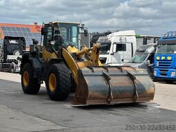 KOMATSU WA 320-7 inkl. Schaufel & Gabel