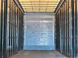 SCHMITZ CARGOBULL SCB*S3T MegaTrailer Curtainsider Edscha