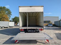 MAN TGL 8.220