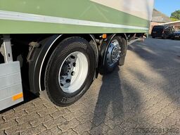 Volvo FM 420 6X2 8.1M Koffer Stuuras