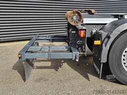 Volvo FM 420 8x2 / HIAB HOOKLIFT + 30 t/m CRANE - KRAN