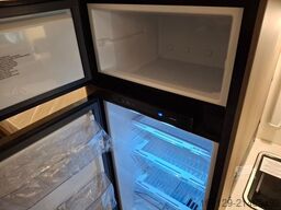 CARADO T 338s Automatik / 5Sitz und Schlafplätze /..