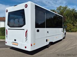 MERCEDES-BENZ 30 Sitzer Schul- Transferbus 519 Lagerfahrzeug