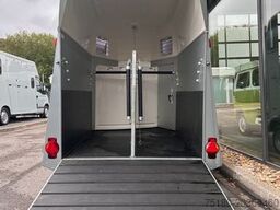 HUMBAUR Equitos Alu Plus Pferdeanhänger 2,0t 1.Hand