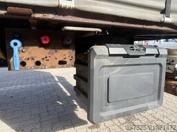 Krone Curtainsider / Planenauflieger / Gardin