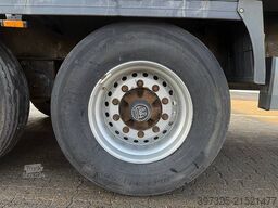 Krone Curtainsider / Planenauflieger / Gardin