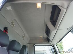 Renault D12 / New galvanized tow truck superstru