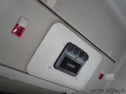 Renault D19 Wide Glob / 7.8 m NEW tow truck