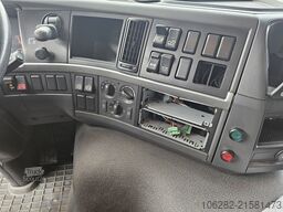 Volvo FM330 Multizone Lenk u. Kühlkoffer