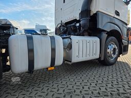 MERCEDES-BENZ Actros 1843