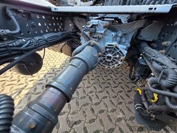 MERCEDES-BENZ Actros 1843