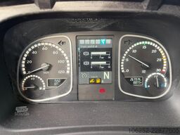 Mercedes-Benz ATEGO 1221 CLOSED BOX - * 267.914km* - TAILLIFT...