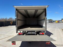 Volvo FL 210 4x2 BOX L=7558 mm