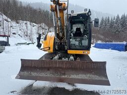 Liebherr R914 Compact crawler excavator with VA boom, 2 buc