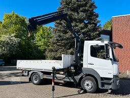 MERCEDES-BENZ 821 Atego Pritsche mit HIAB 066D Kran
