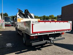 MERCEDES-BENZ 821 Atego Pritsche mit HIAB 066D Kran