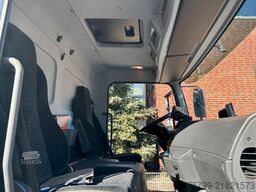MERCEDES-BENZ 821 Atego Pritsche mit HIAB 066D Kran