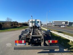 Mercedes-Benz AXOR 1829 4x2 chassis cab