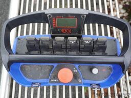 Mercedes-Benz Arocs 2636 6x4 / 2-way tipper / Fassi