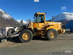 Volvo L90D wheel loader w/ LED lights, folding wing setu
