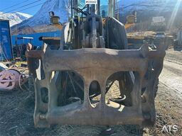 Volvo L90D wheel loader w/ LED lights, folding wing setu