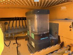Volvo L90D wheel loader w/ LED lights, folding wing setu