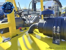 Combilift C3000CB GAS TRIPLEX 4900 POSITIONER