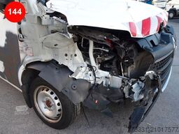 RENAULT MASTER  VERSALIFT ETL-32-125