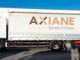 RENAULT D 26 WIDE SLEEPER CAB GLOBAL CAB