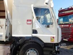 RENAULT D 26 WIDE SLEEPER CAB GLOBAL CAB