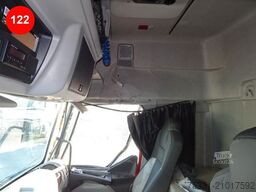 RENAULT D 26 WIDE SLEEPER CAB GLOBAL CAB