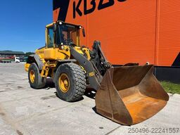 Volvo L 90 E 4x4 CENTRAL LUBRICATION / QUICK COUPLER ...
