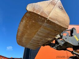 Volvo L 90 E 4x4 CENTRAL LUBRICATION / QUICK COUPLER ...