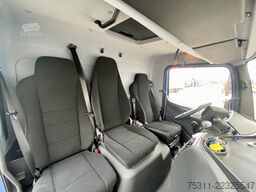 MERCEDES-BENZ Atego 818 4,35mKoffer*LBW+Tür*3Sitze*AC*Automati