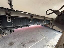 Scania P 370 6x2*4 RETARDER / BOX L=8522 mm