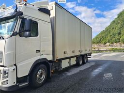 Volvo FH16 540 w/ 2004 Ekeri cabinet trailer