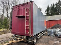 Tyllis wood chip trailer with hydraulic roof.