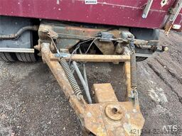 Tyllis wood chip trailer with hydraulic roof.