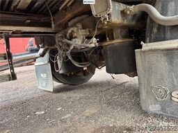 Tyllis wood chip trailer with hydraulic roof.
