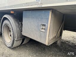 Schmitz Cargobull 2-axle box trailer with Carrier refrigeration unit