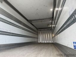 MERCEDES-BENZ 2540 L 6x2/4 Kühlkoffer 9.1m Carrier 1100U LBW