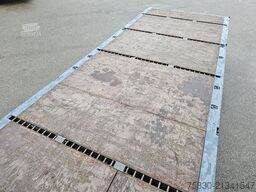 Renault T-430 / 6X2 / HMF 26TM / CRANE / GRUE