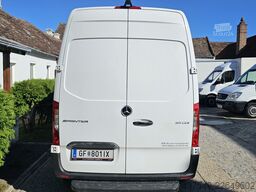 Mercedes-Benz 311CDI