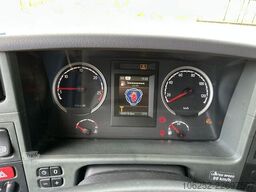Scania P320 RETARDER - CLOSED BOX 8m25 x 2m47 x 2m30 -...