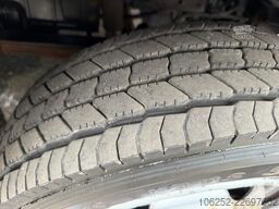 Iveco EUROCARGO 80E18 CLOSED BOX 6m00 x 2m49 x 2m37 -...