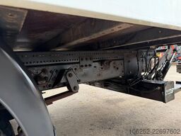 Iveco EUROCARGO 80E18 CLOSED BOX 6m00 x 2m49 x 2m37 -...